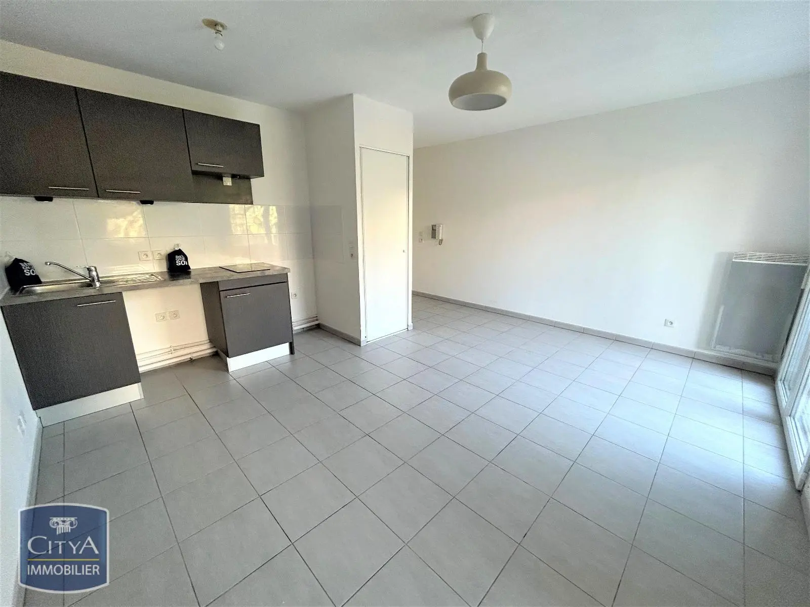 Photo 1 Appartement 1 pièce 28.05m²