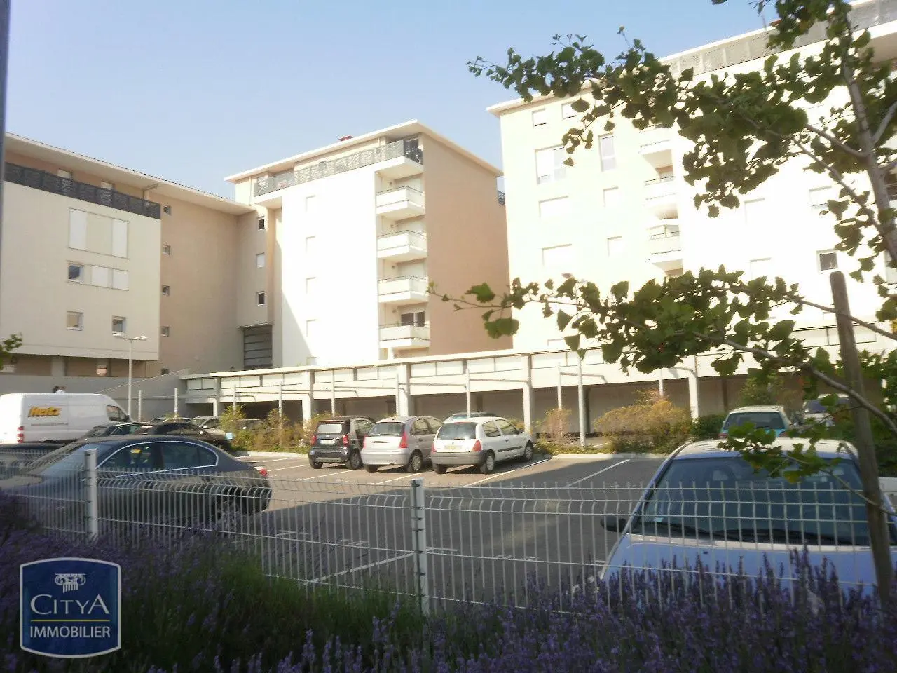 Photo 1 Parking