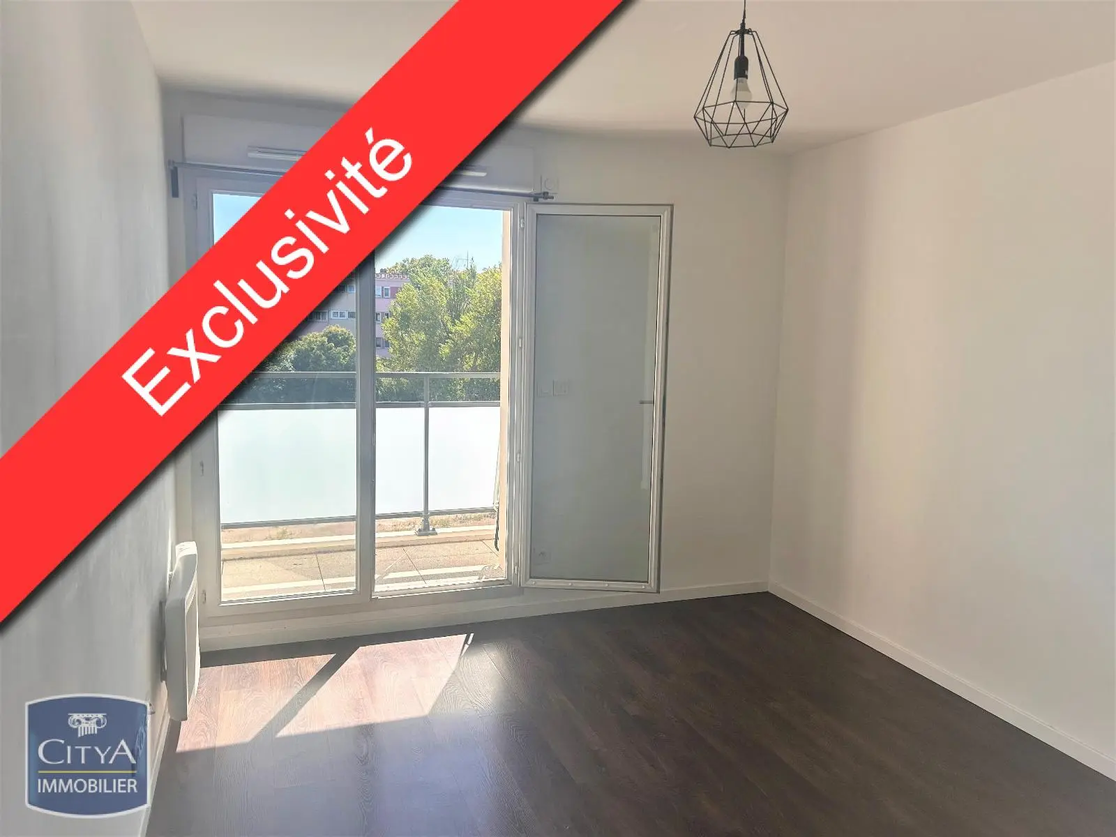 Photo 1 Appartement 1 pièce 21.88m²