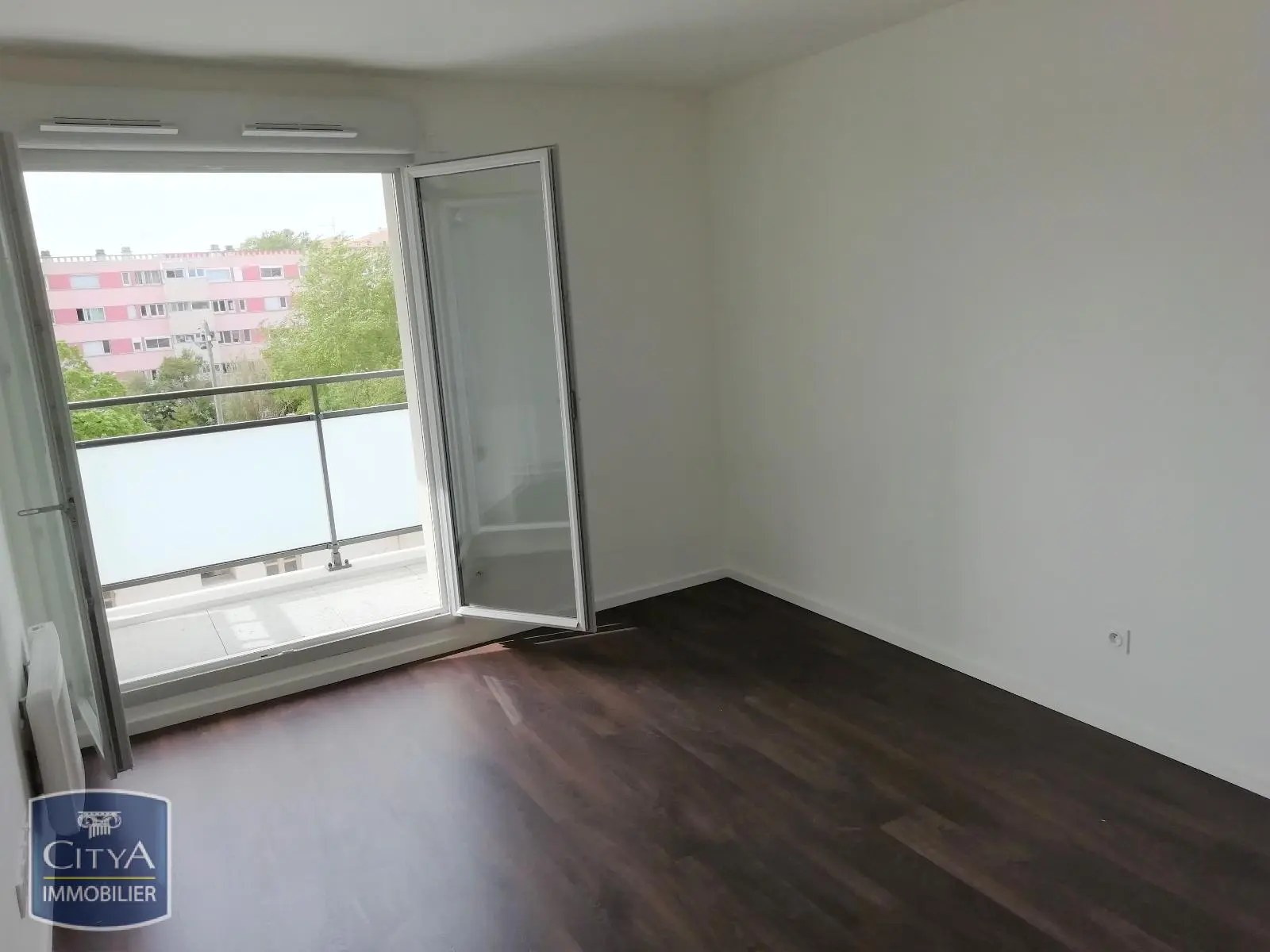 Photo 2 Appartement 1 pièce 21.88m²