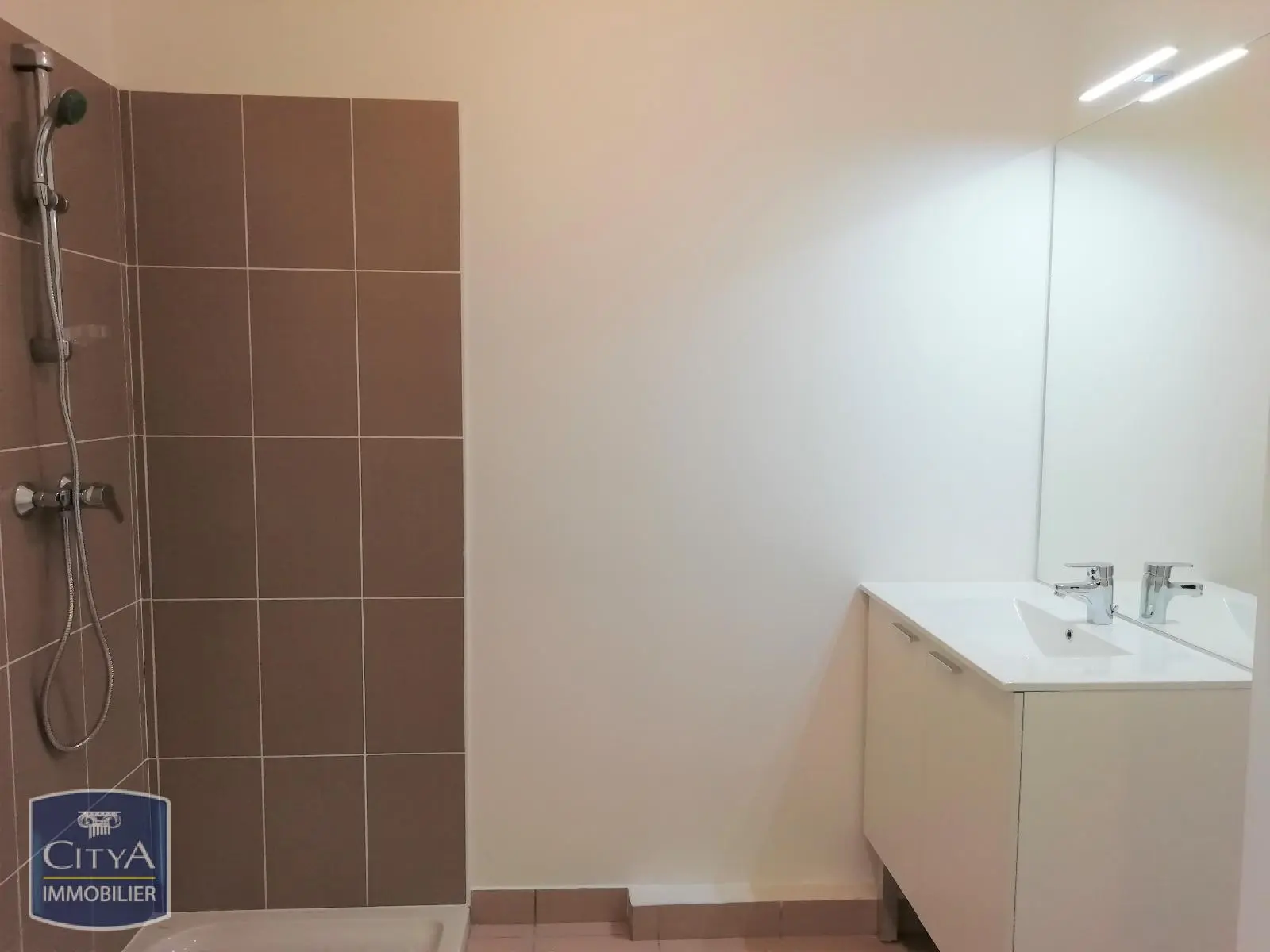 Photo 3 Appartement 1 pièce 21.88m²