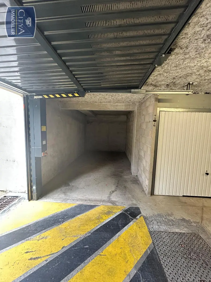 Photo 1 Parking