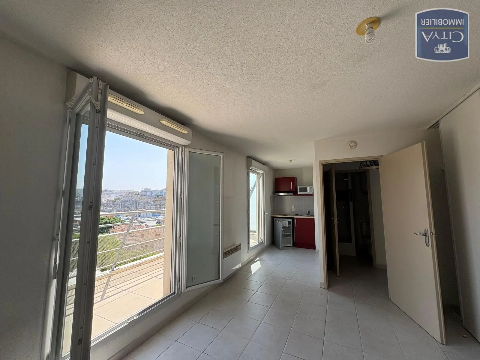Photo 1 Appartement 1 pièce 28.94m²