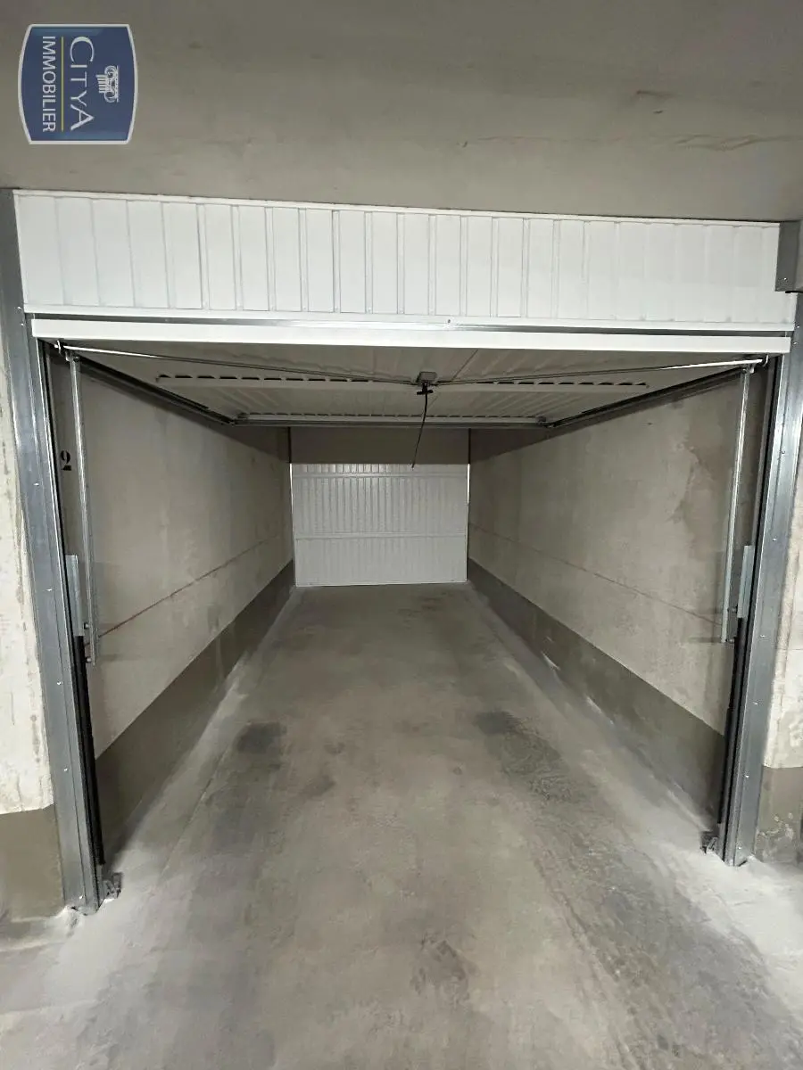 Photo 3 Parking