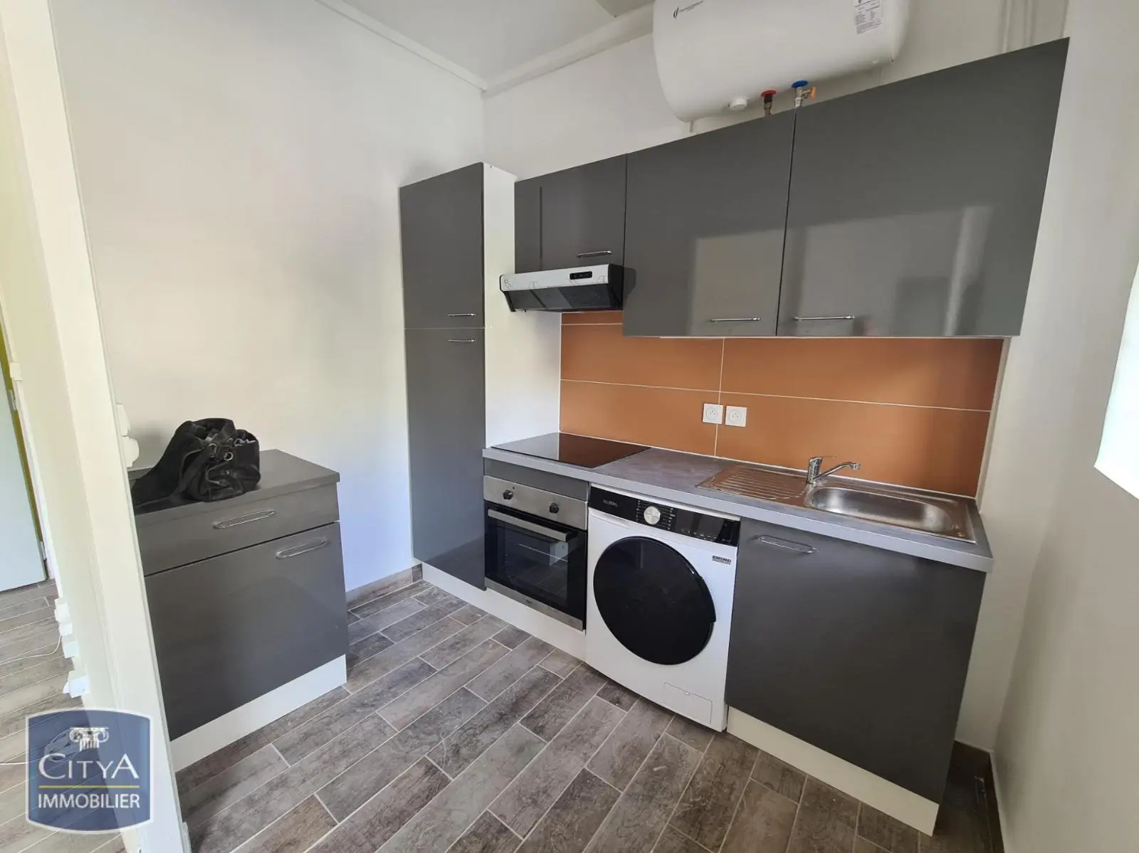 Photo 1 Appartement 1 pièce 25.64m²