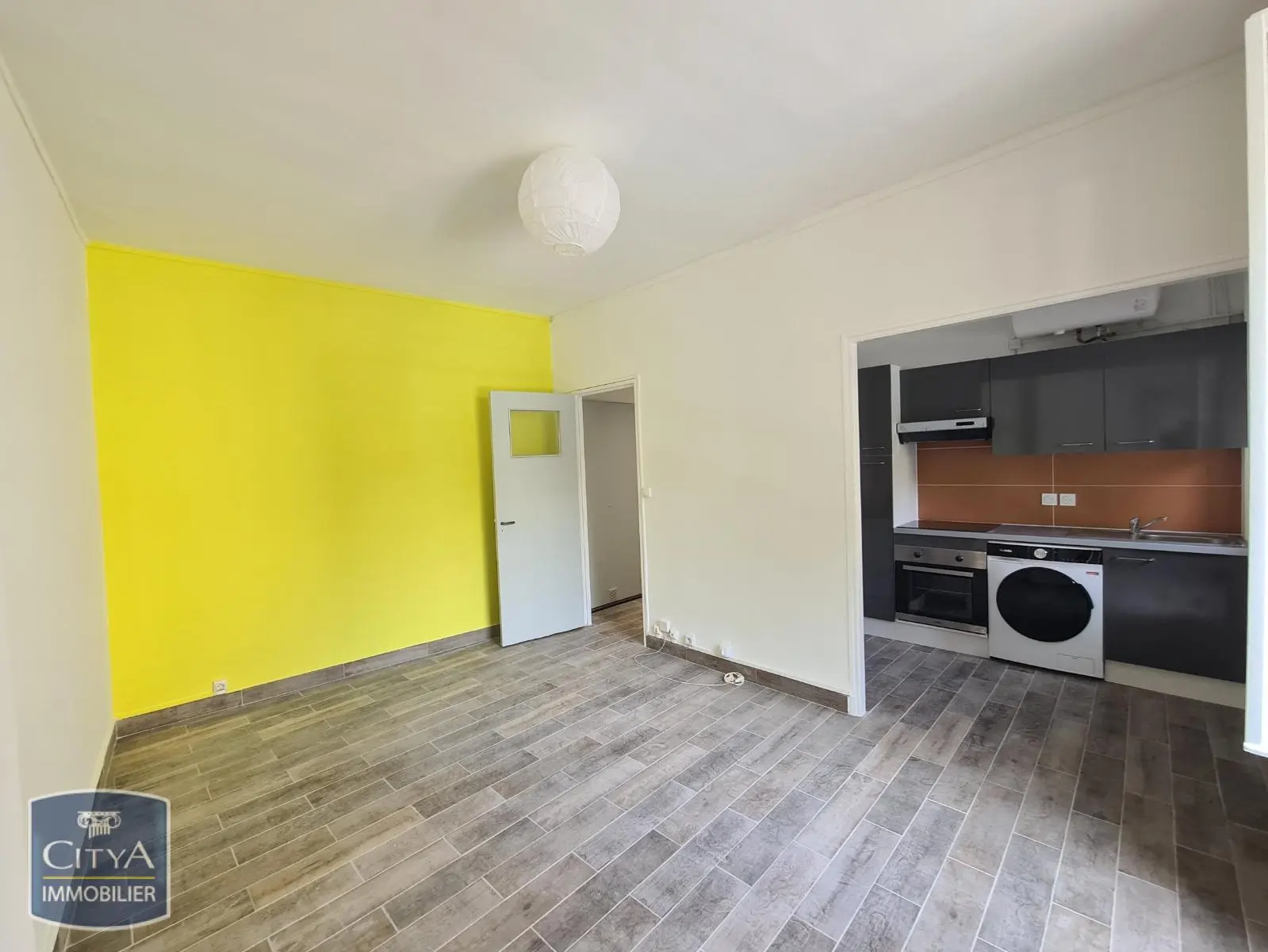 Photo 2 Appartement 1 pièce 25.64m²