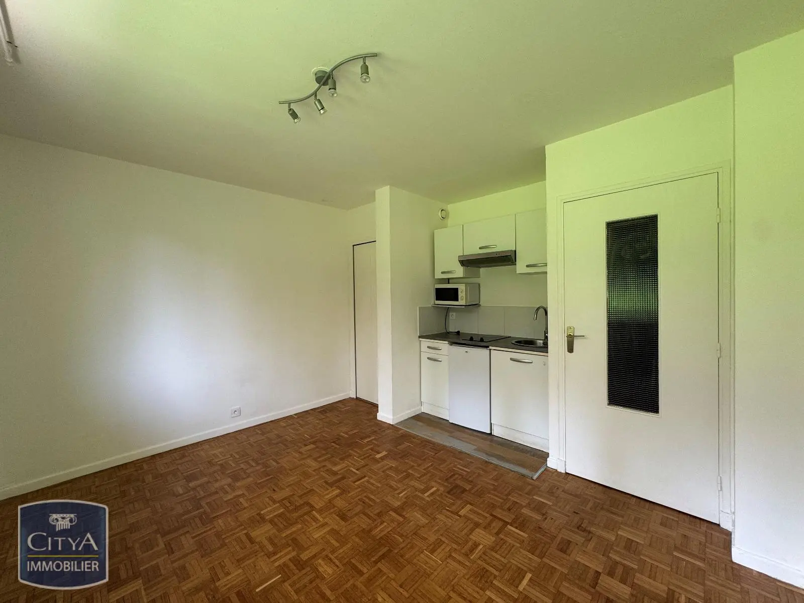 Photo 2 Appartement 1 pièce 23.1m²
