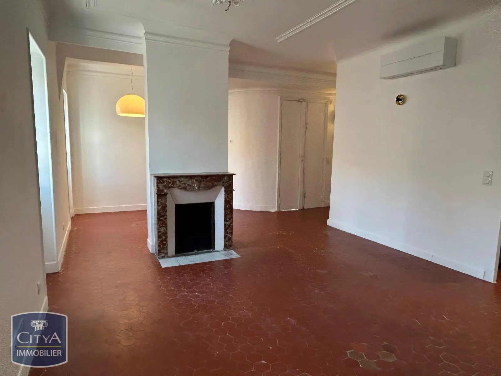 Photo 1 Local Professionnel 2 pièces 54.56m²