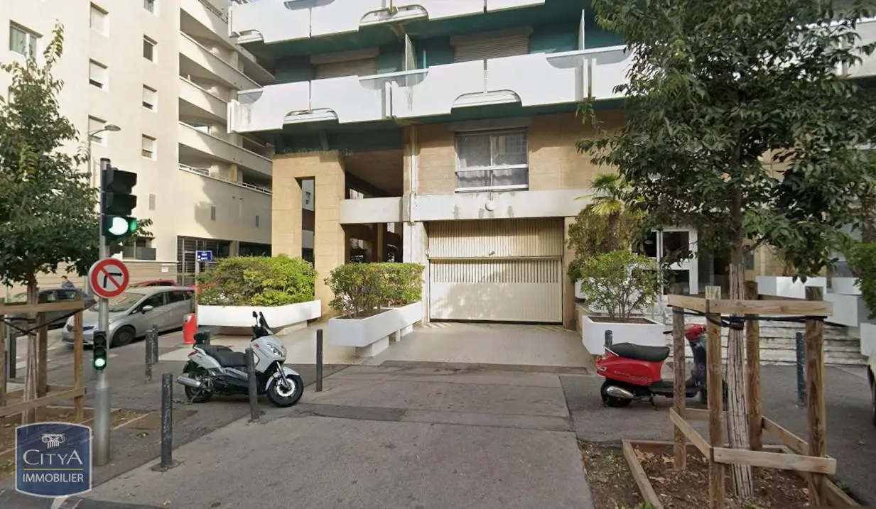 Photo 1 Parking 9m²