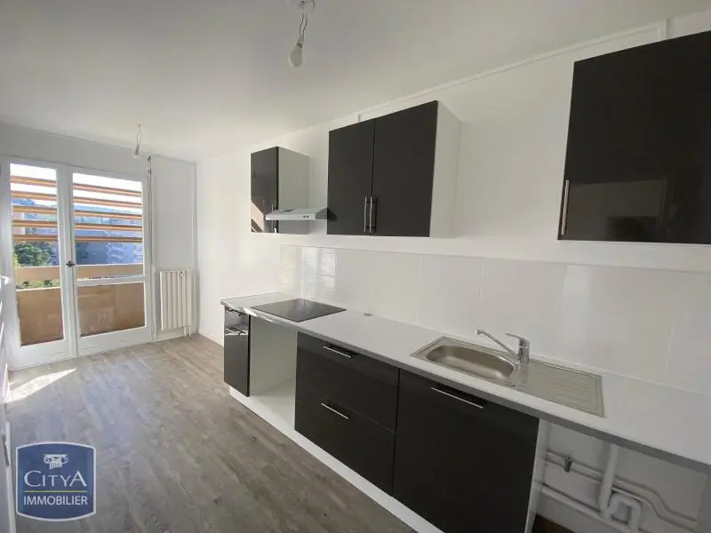 Photo 2 Appartement 4 pièces 67.99m²