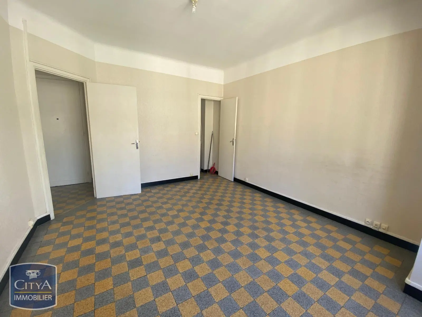 Photo 1 Appartement 1 pièce 31.24m²