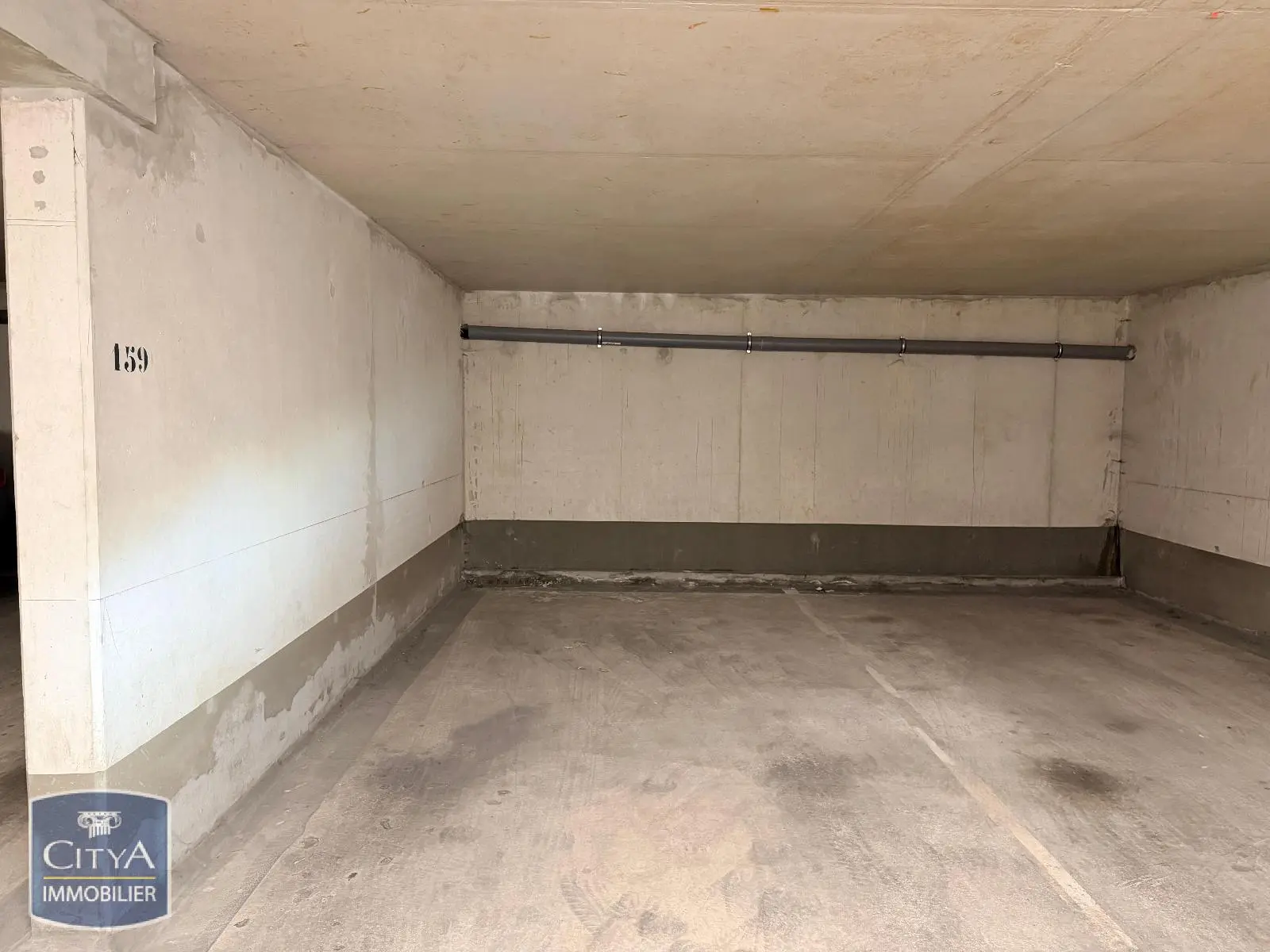 Photo 4 Parking
