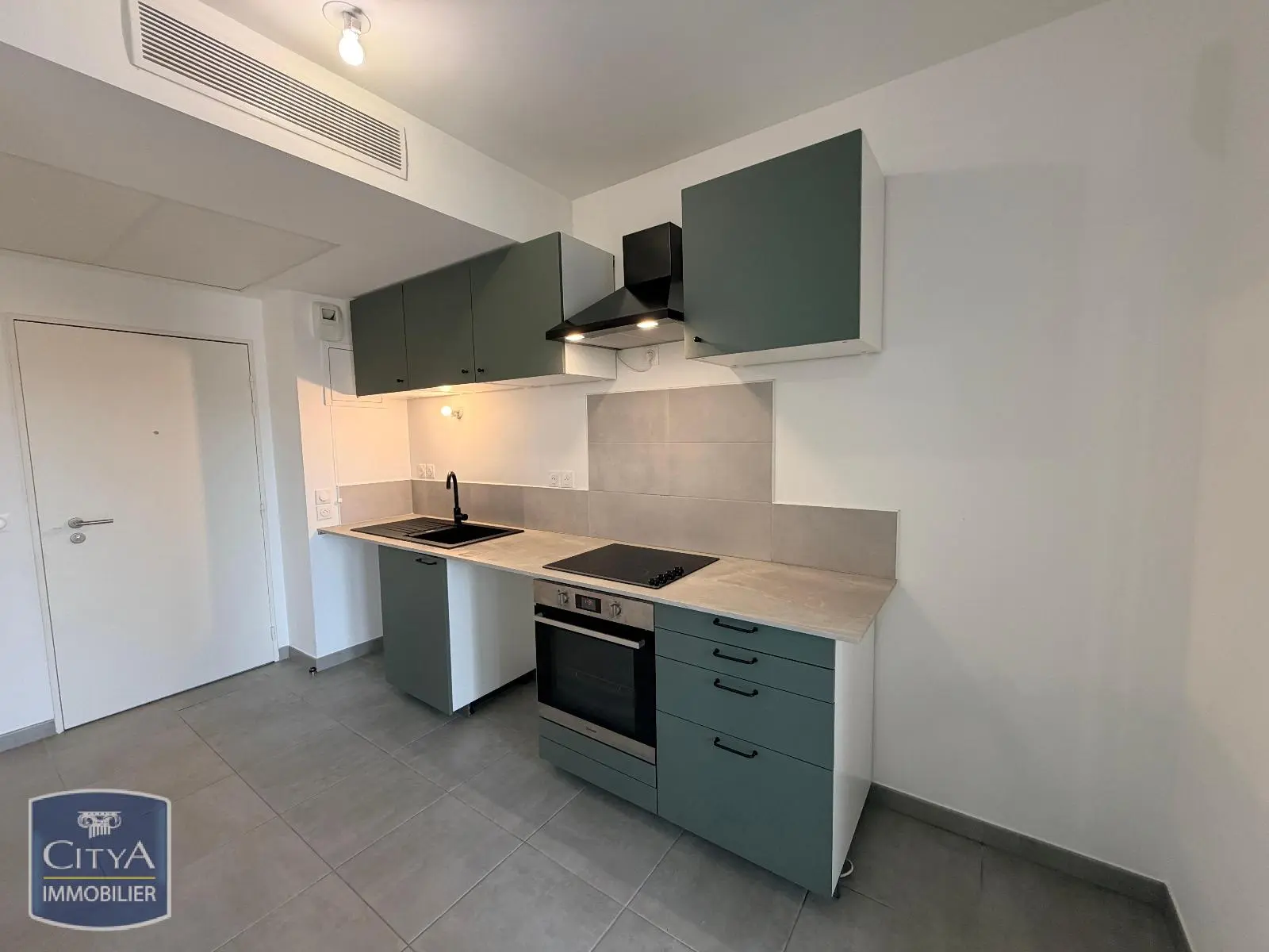 Photo 3 Appartement 1 pièce 27.9m²