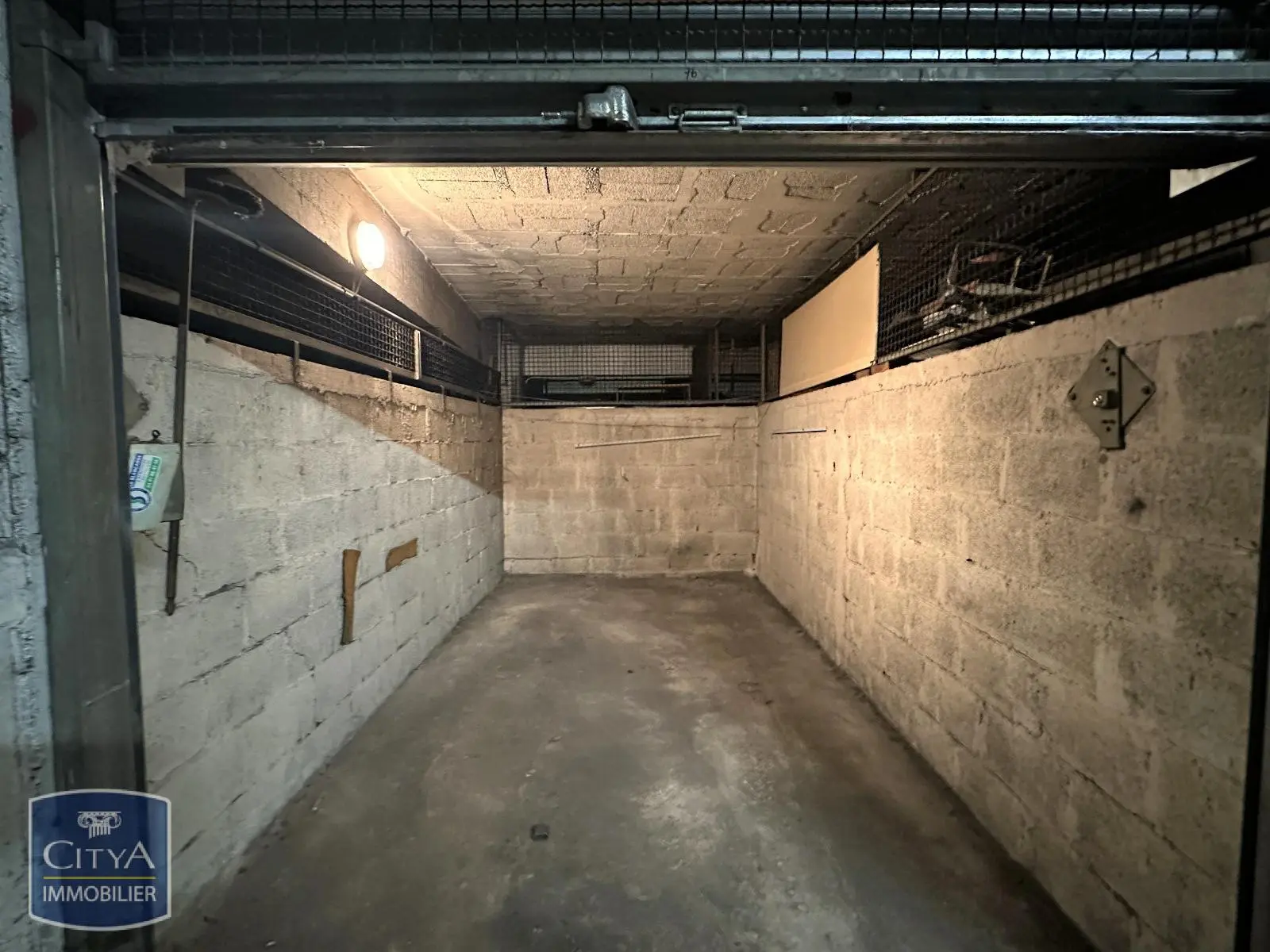 Photo 3 Parking