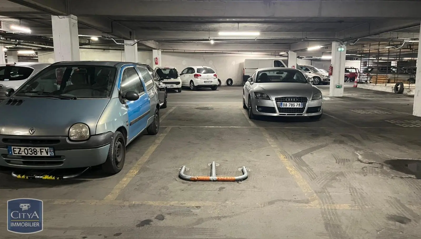 Photo 2 Parking
