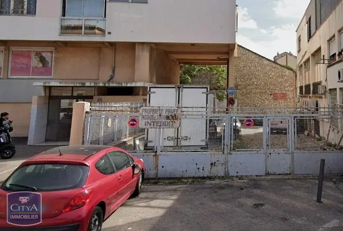 Photo 1 Parking