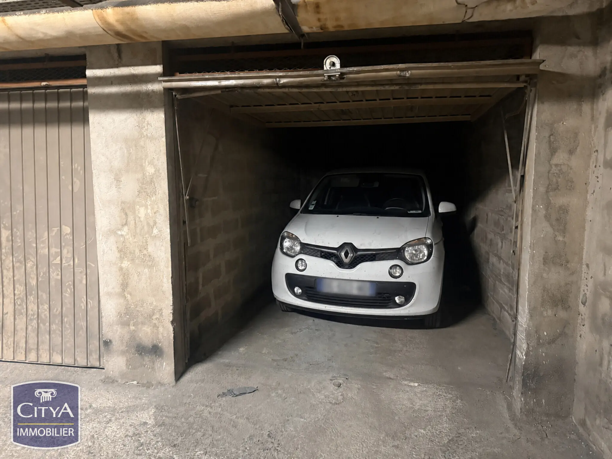 Photo 2 Parking 12m²