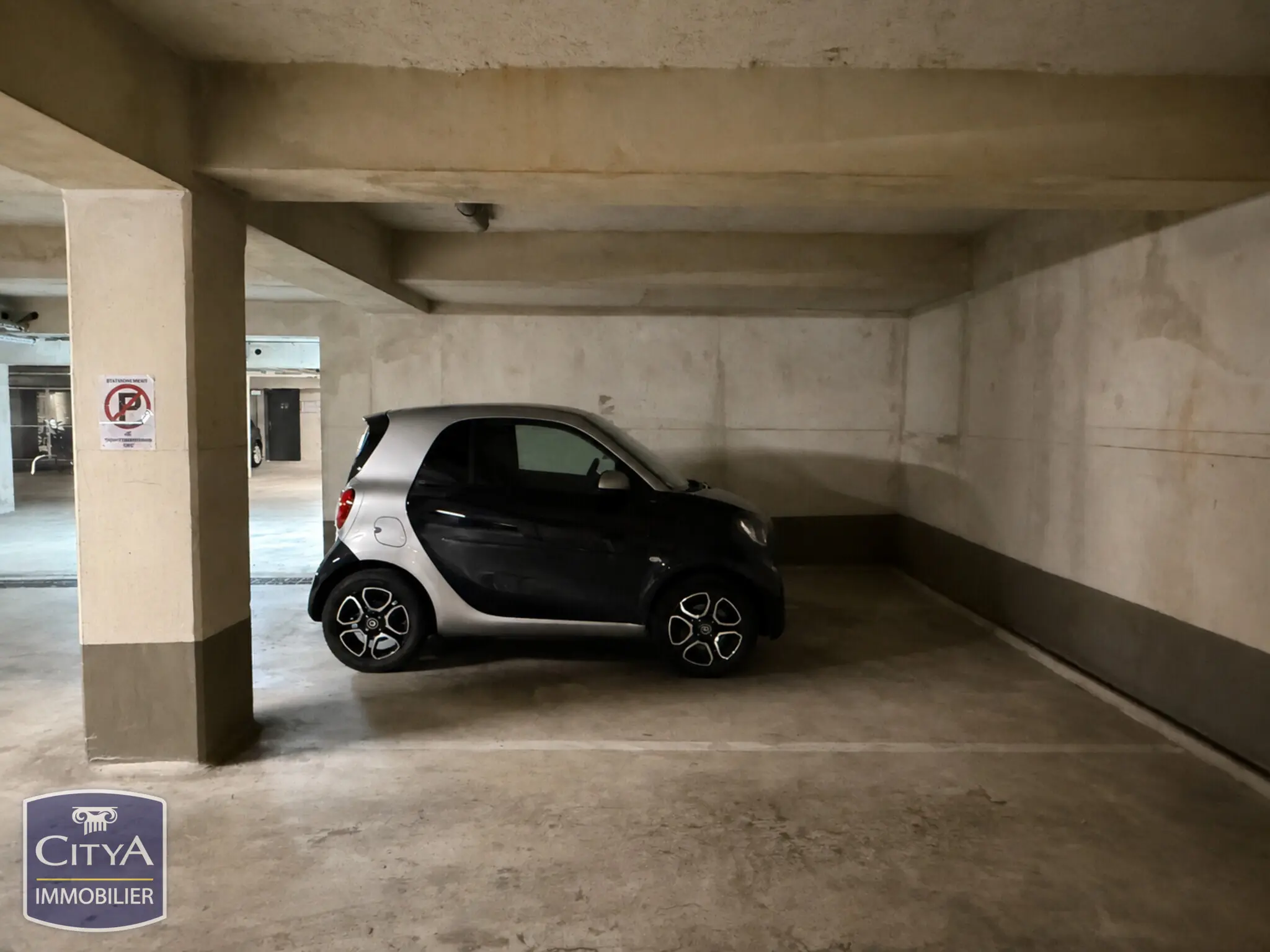 Photo 1 Parking