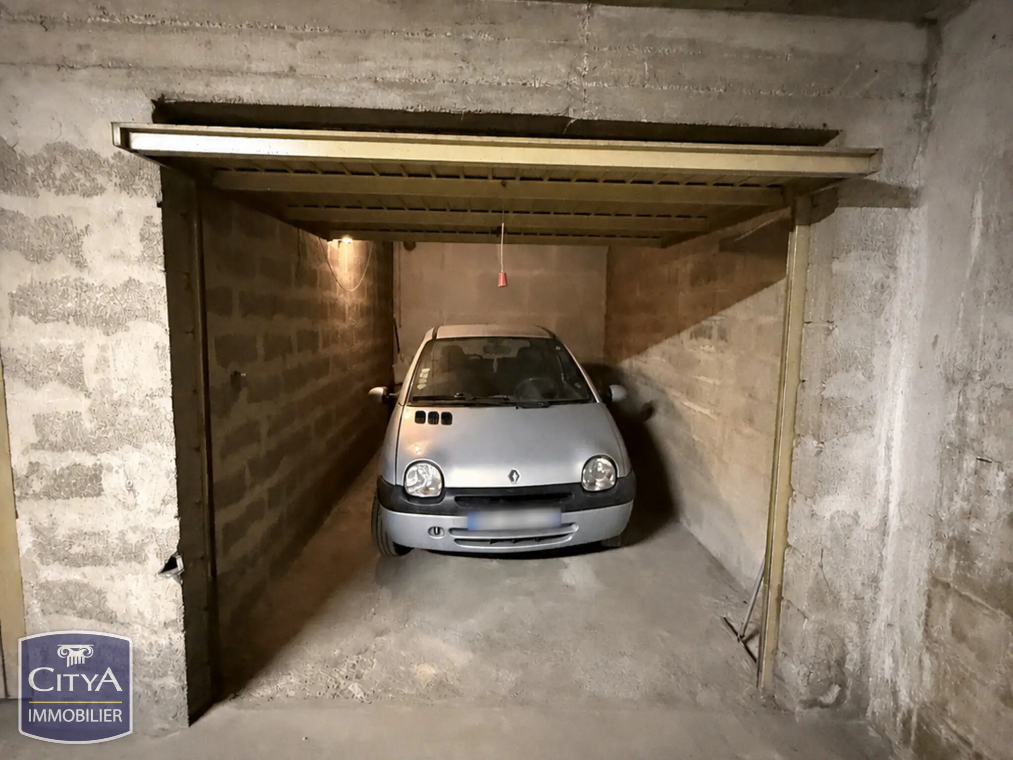 Photo 1 Parking 12m²