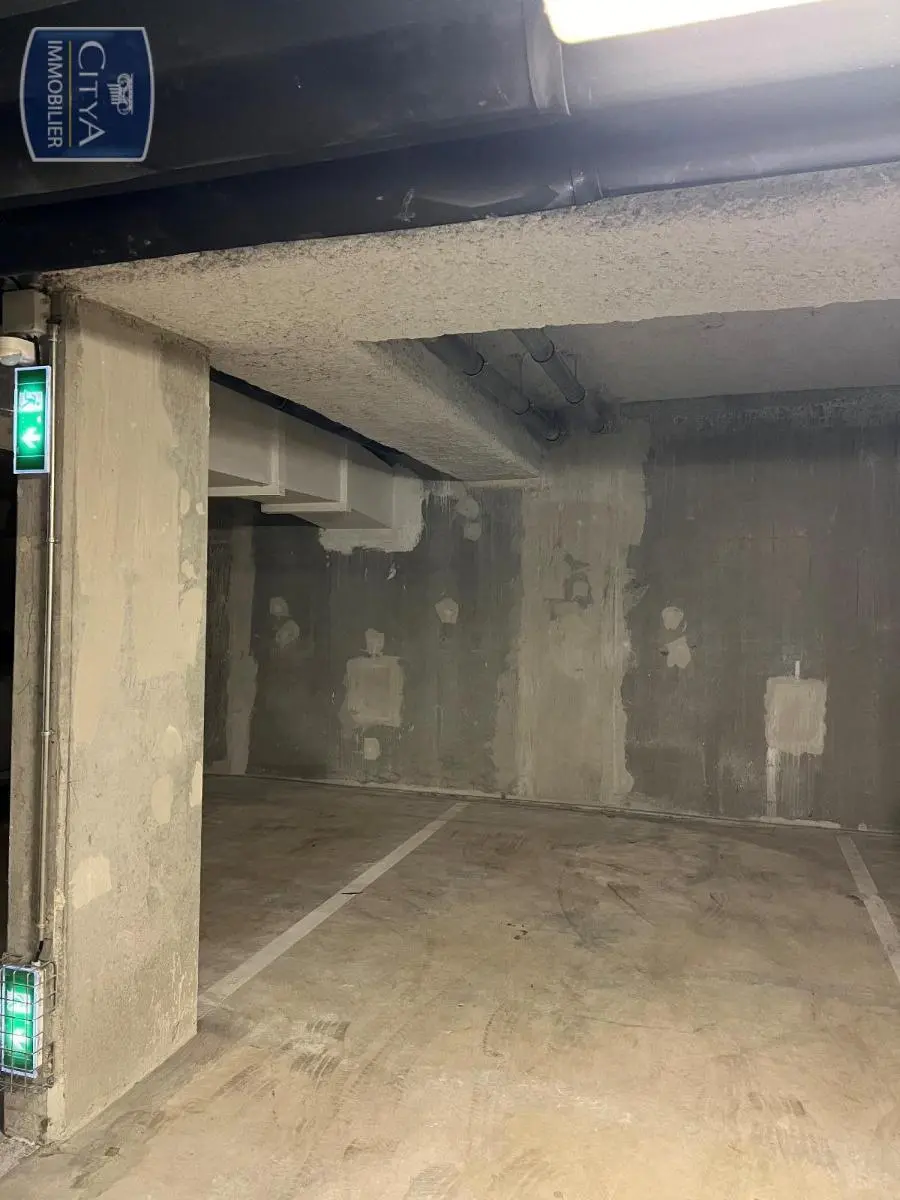 Photo 2 Parking