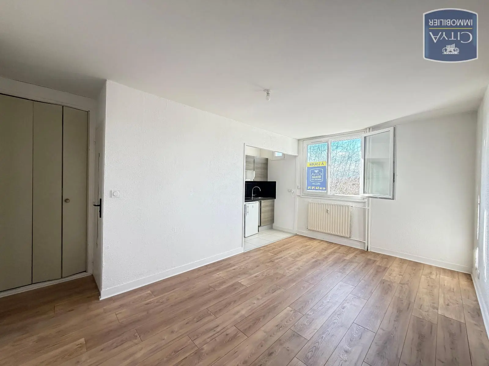 Photo 1 Appartement 1 pièce 23.65m²