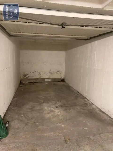 Photo 1 Parking
