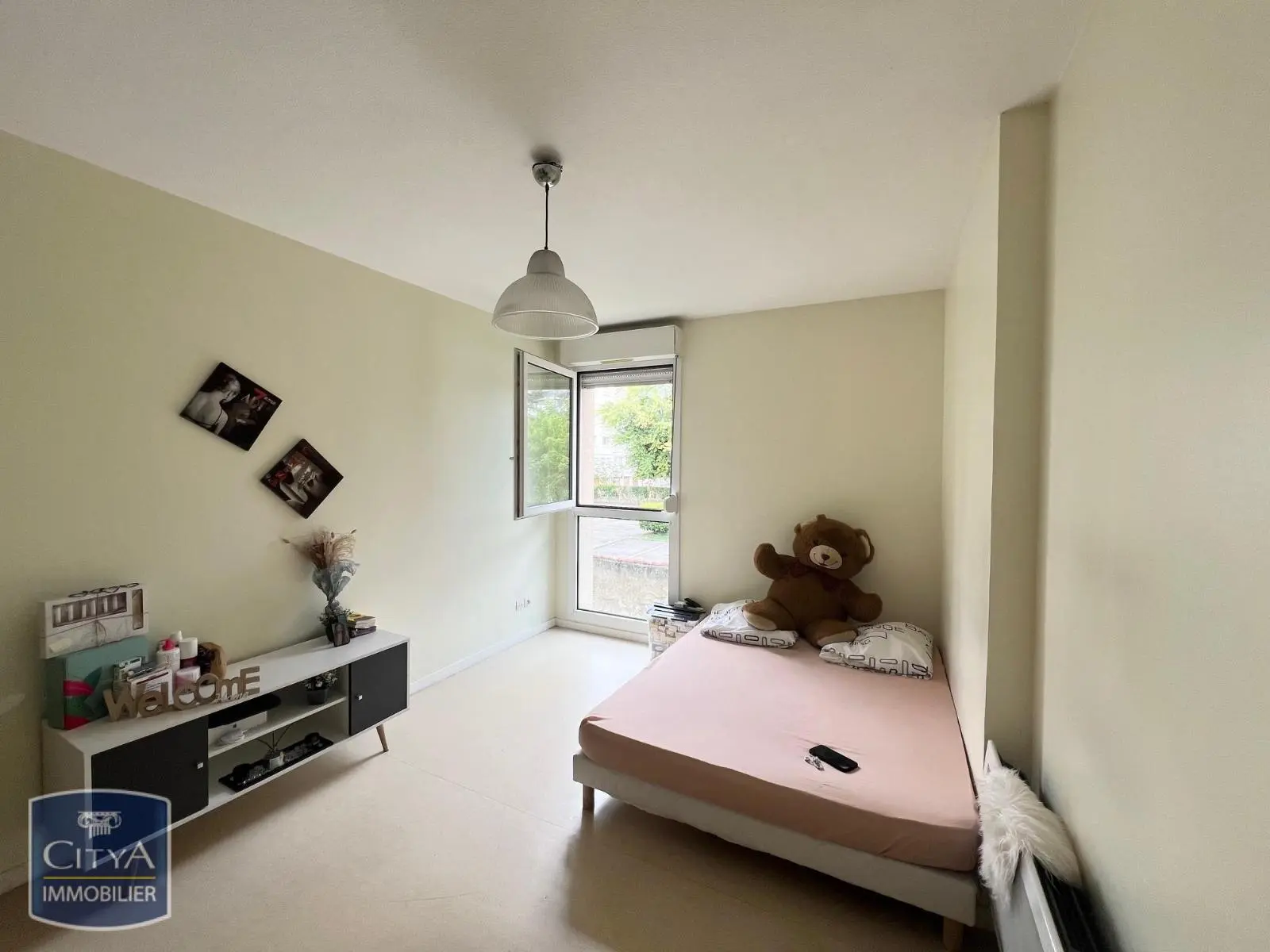 Photo 1 Appartement 1 pièce 21.82m²