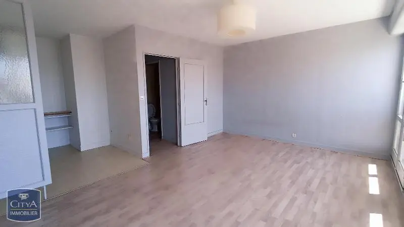 Photo 1 Appartement 1 pièce 27.76m²