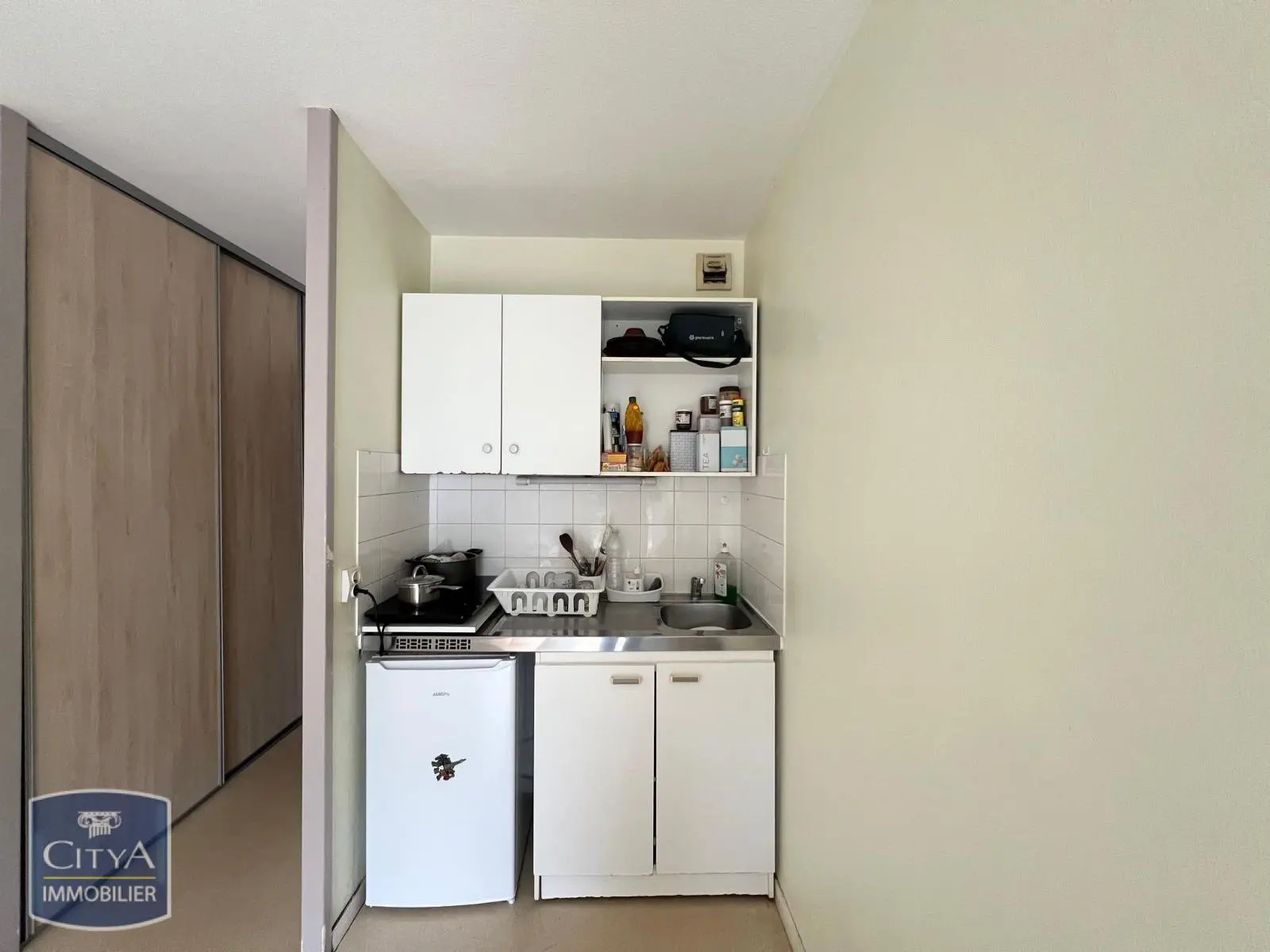 Photo 2 Appartement 1 pièce 21.82m²