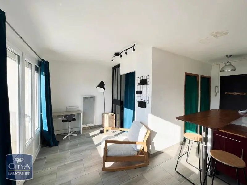 Photo 2 Appartement 1 pièce 26.75m²