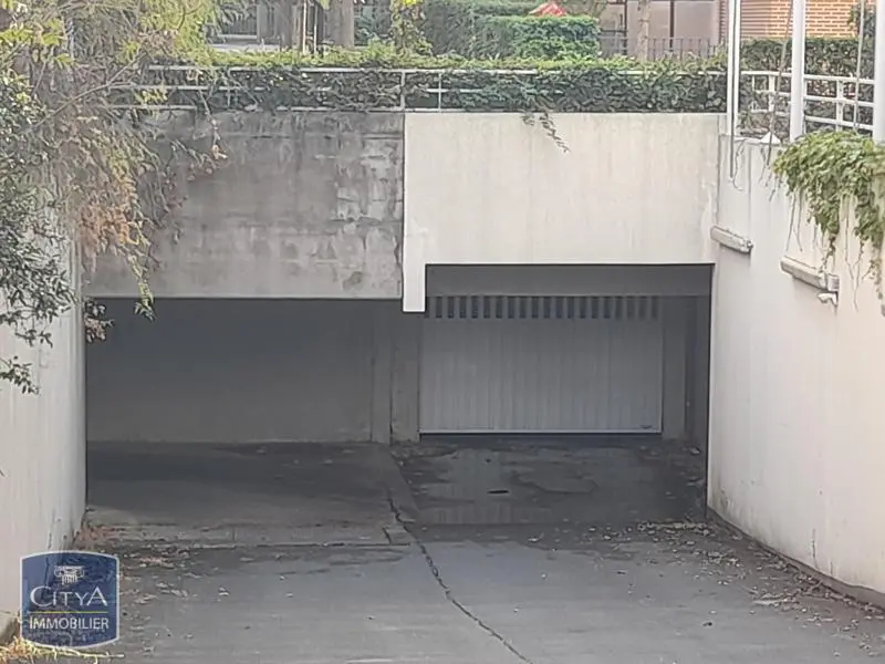 Photo 3 Parking