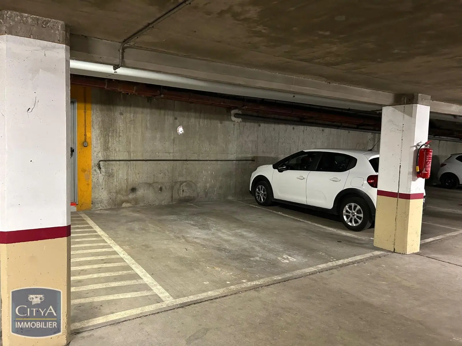 Photo 1 parking Orléans