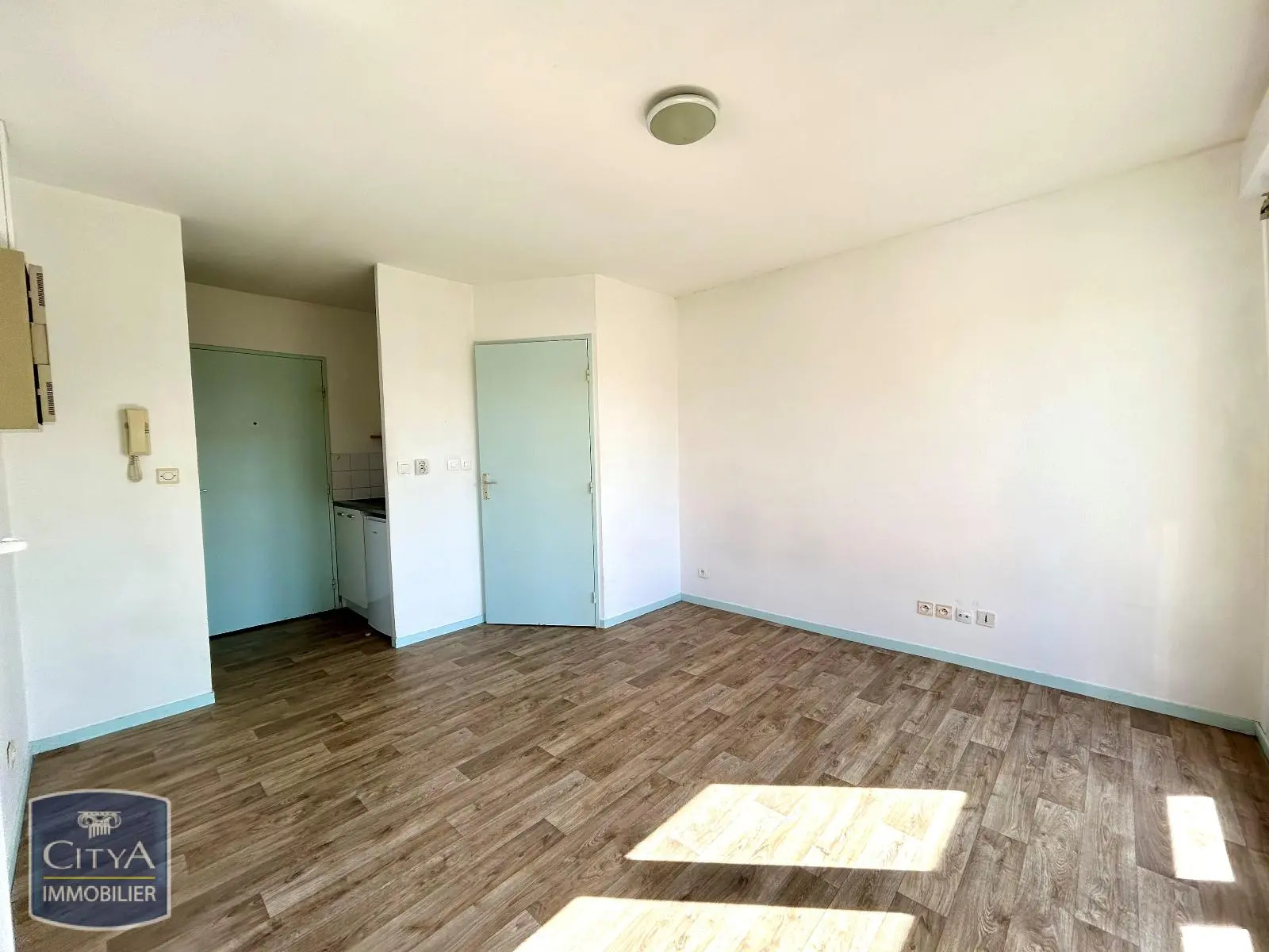 Photo 3 Appartement 1 pièce 17.81m²