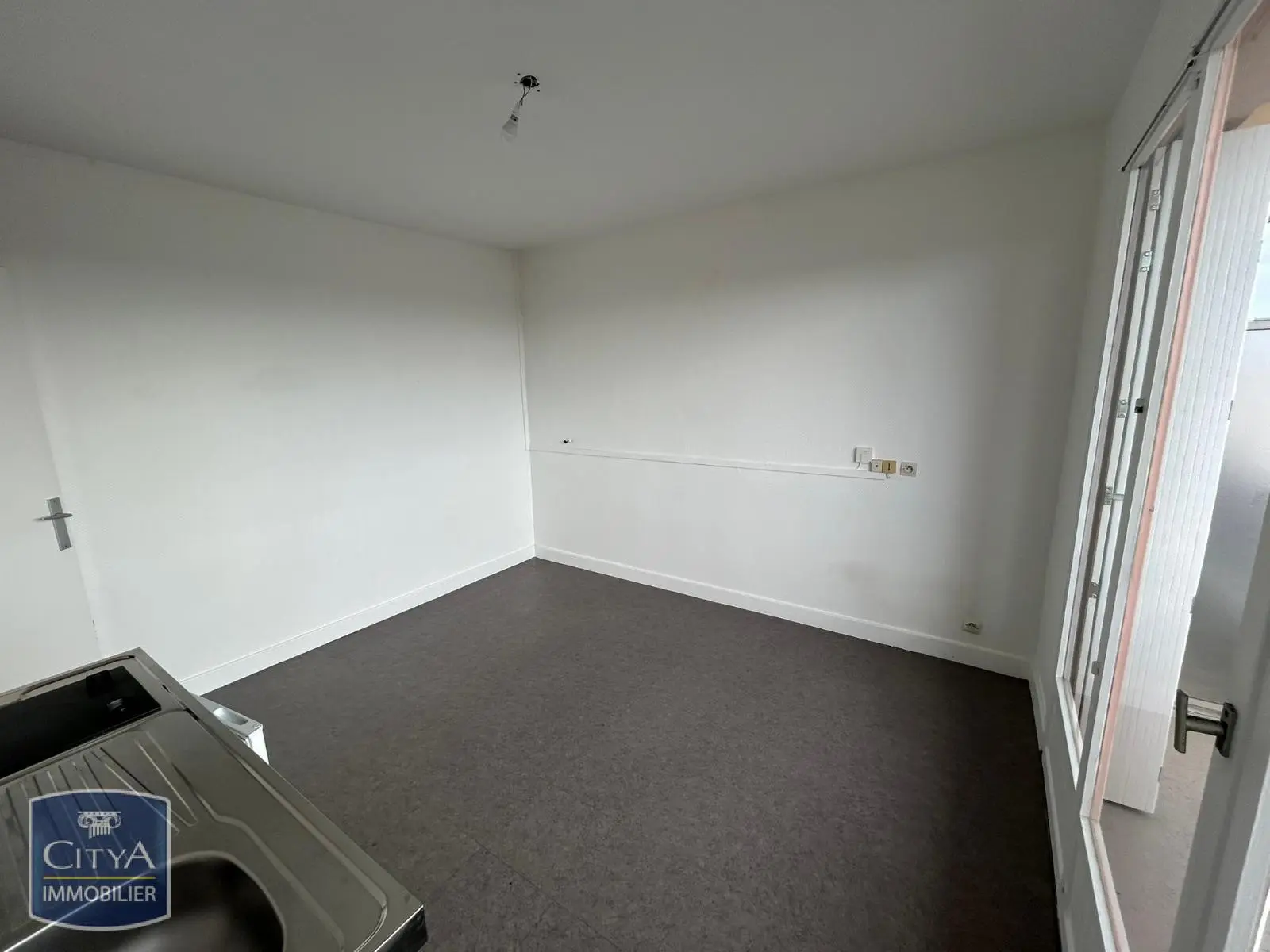 Photo 2 Appartement 1 pièce 21.72m²