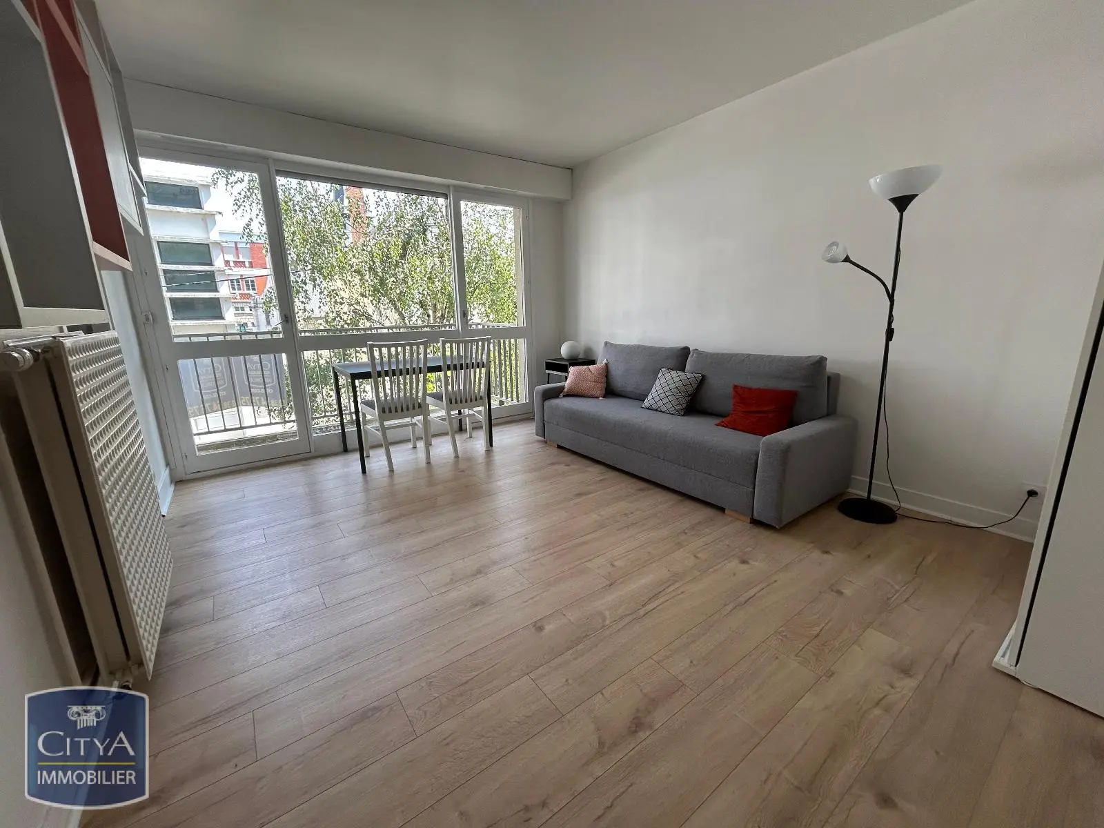 Photo 1 Appartement 1 pièce 22.1m²