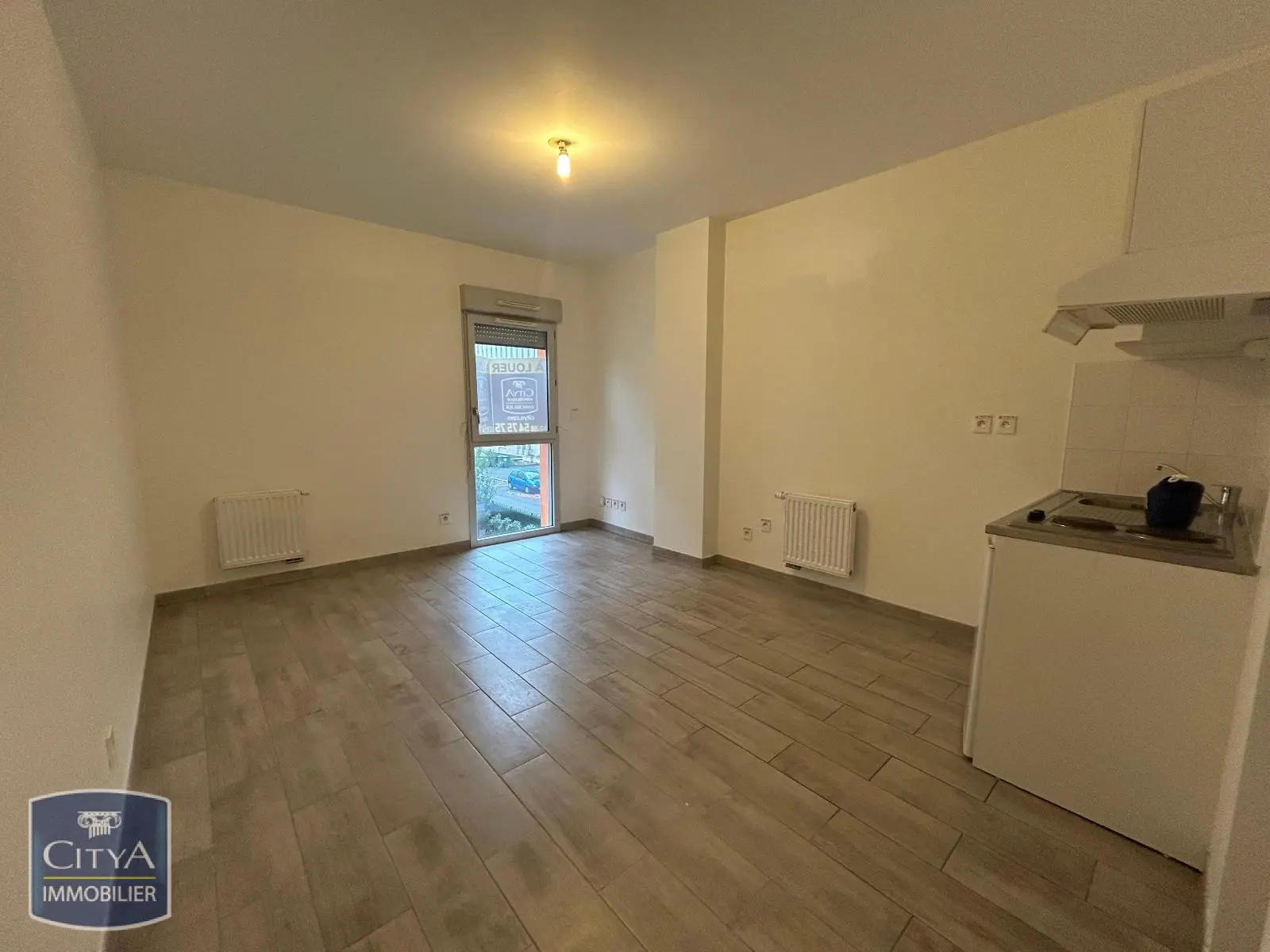 Photo 1 Appartement 1 pièce 25.77m²