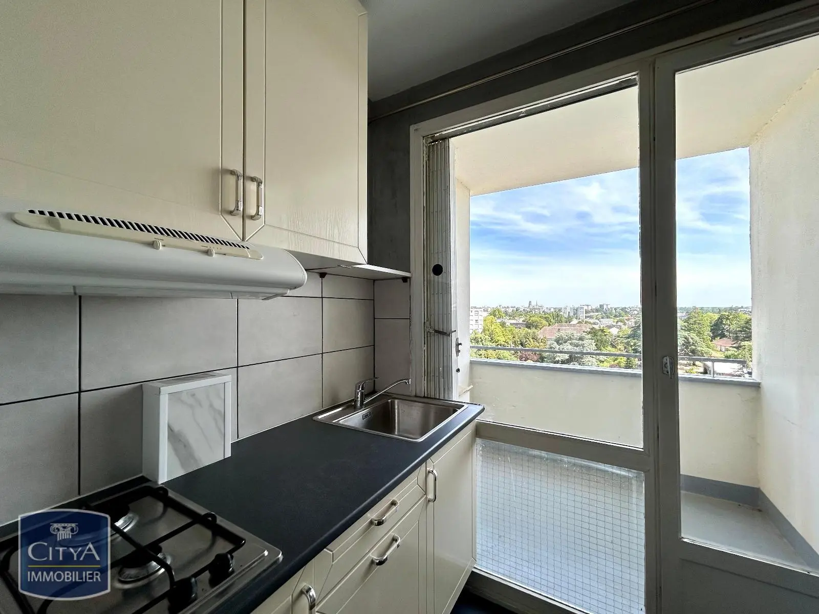 Photo 3 Appartement 1 pièce 47.68m²