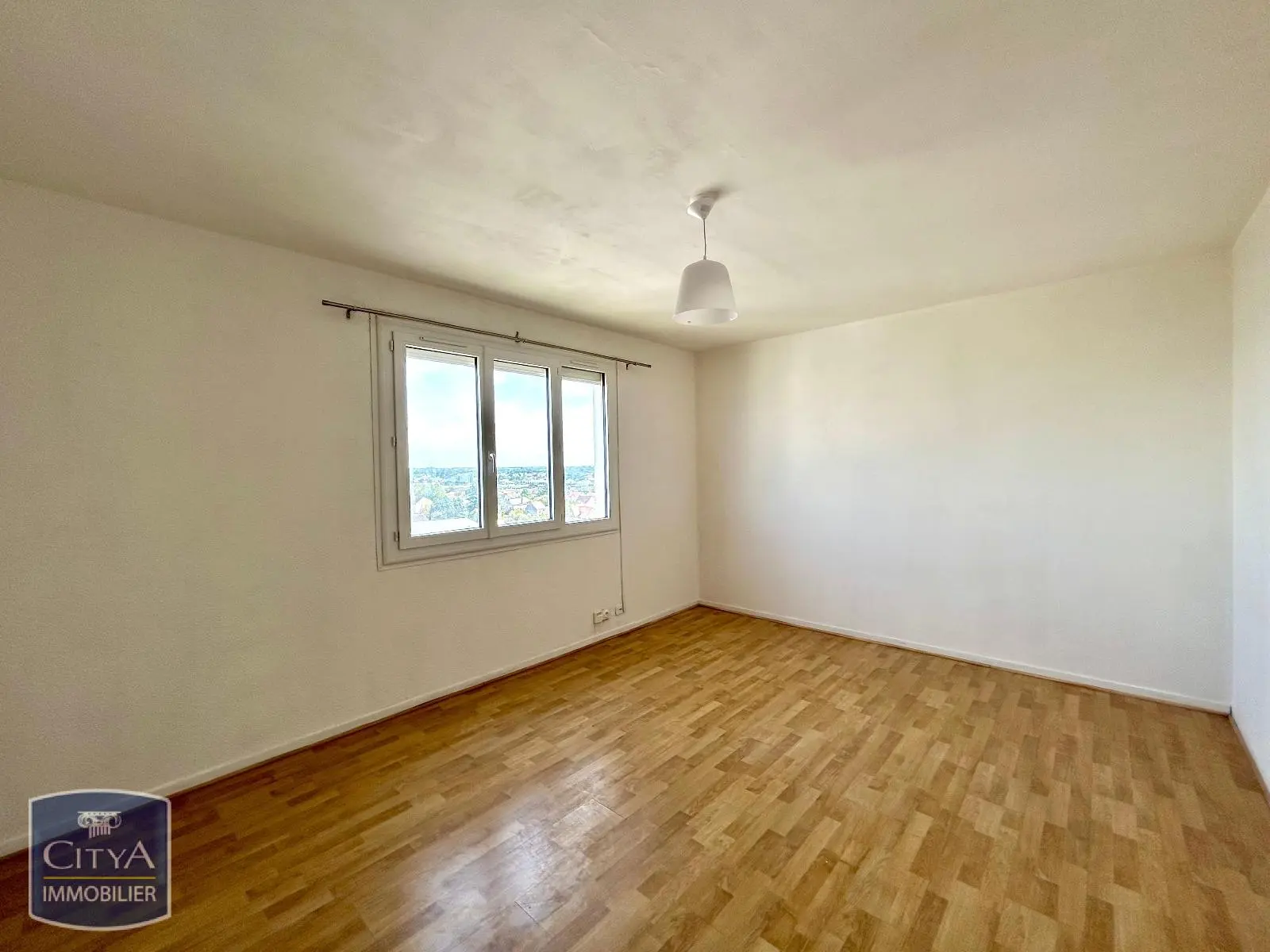 Photo 1 Appartement 1 pièce 47.68m²