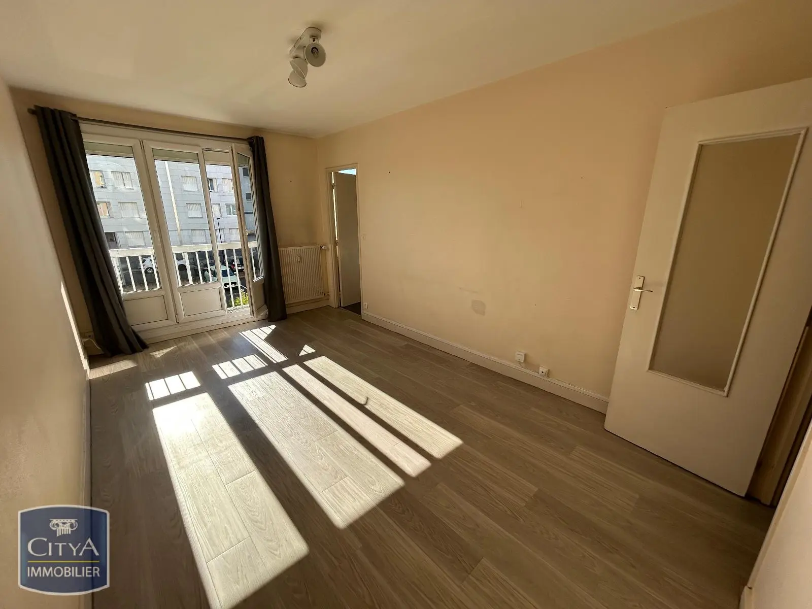 Photo 1 Appartement 1 pièce 27.07m²