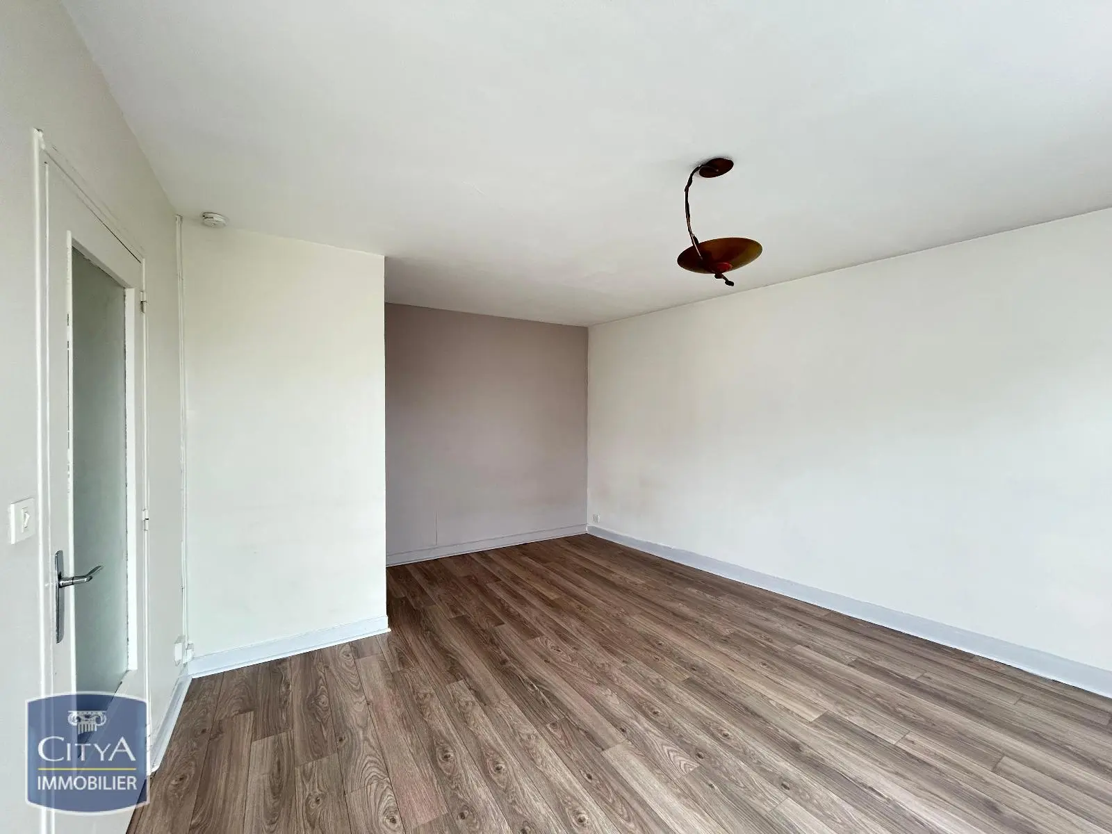 Photo 2 Appartement 1 pièce 32.64m²