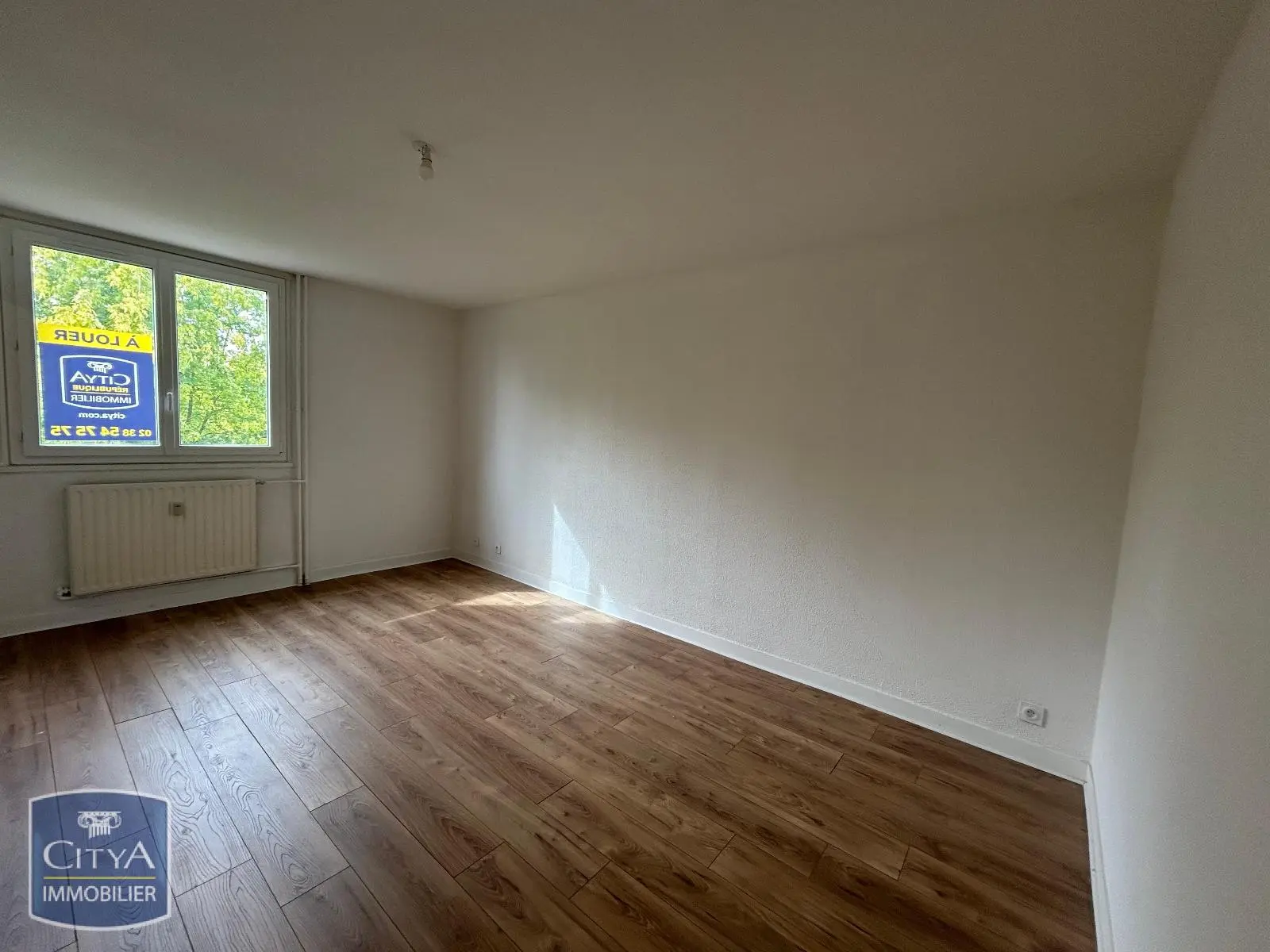 Photo 2 Appartement 1 pièce 23.65m²
