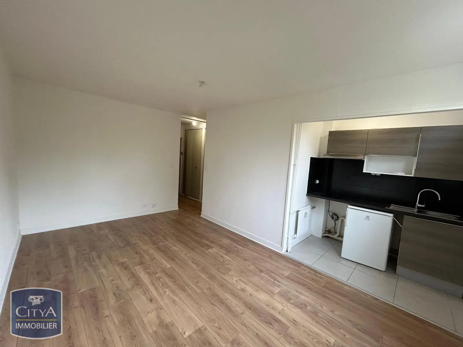 Photo 1 Appartement 1 pièce 23.65m²