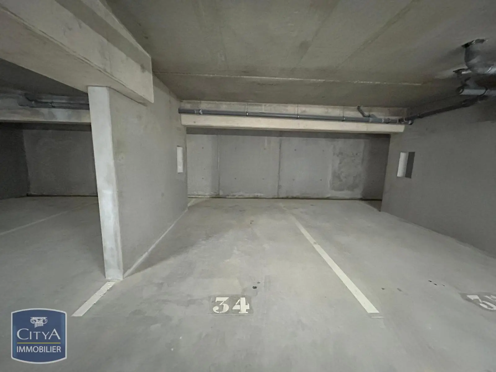 Photo 1 Parking
