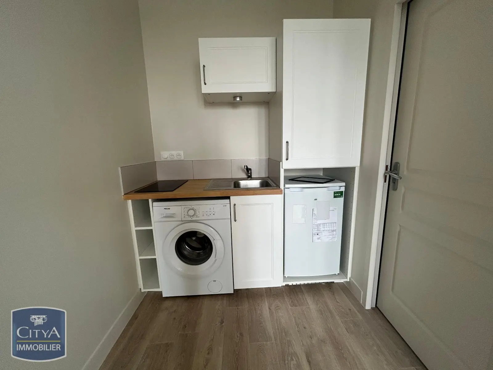 Photo 3 Appartement 1 pièce 24.37m²