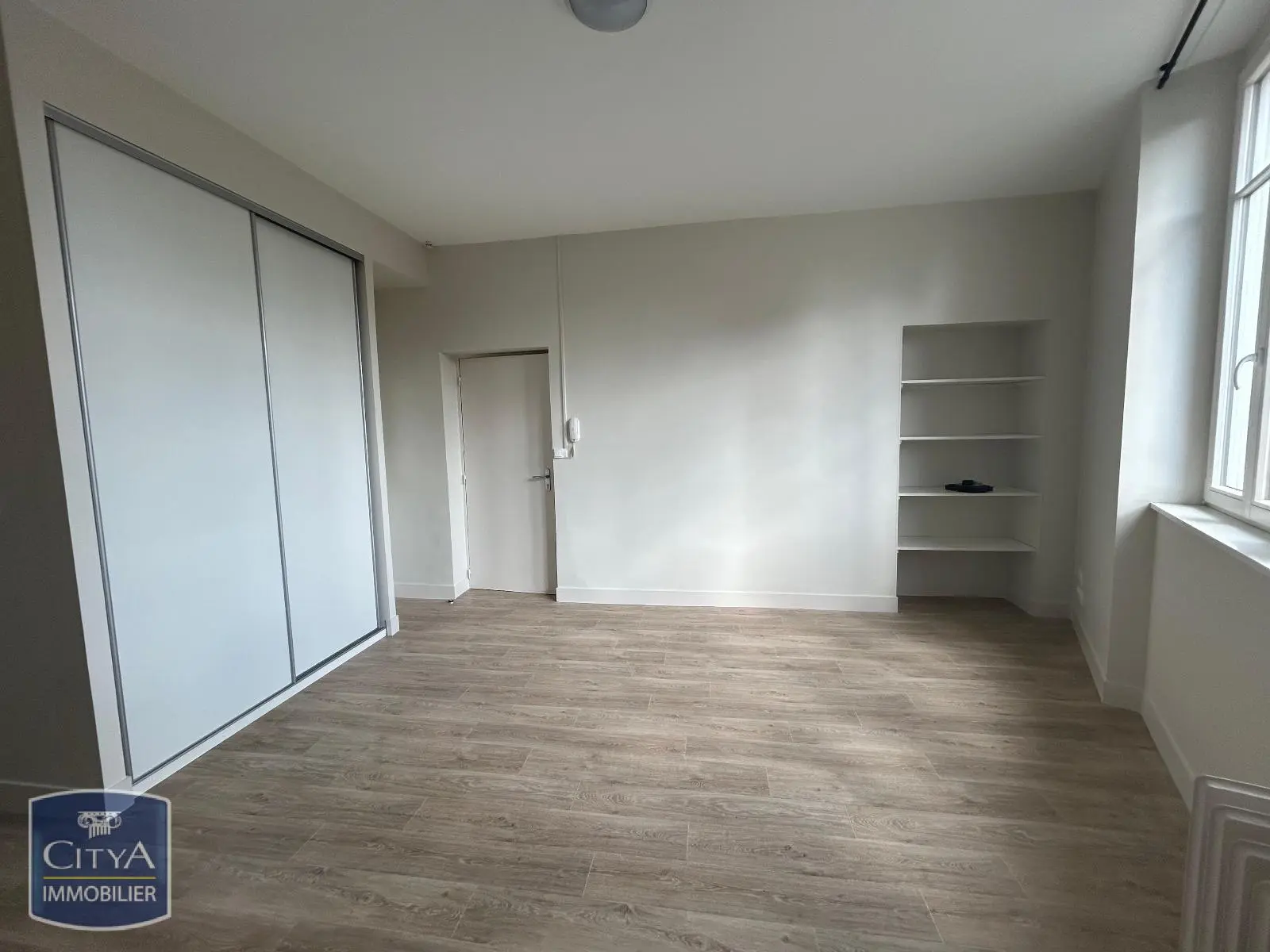 Photo 2 Appartement 1 pièce 24.37m²