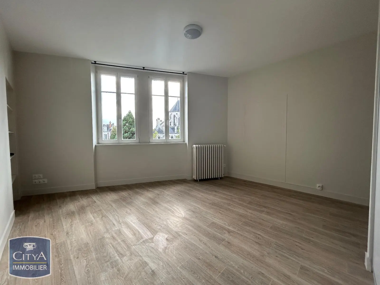 Photo 1 Appartement 1 pièce 24.37m²