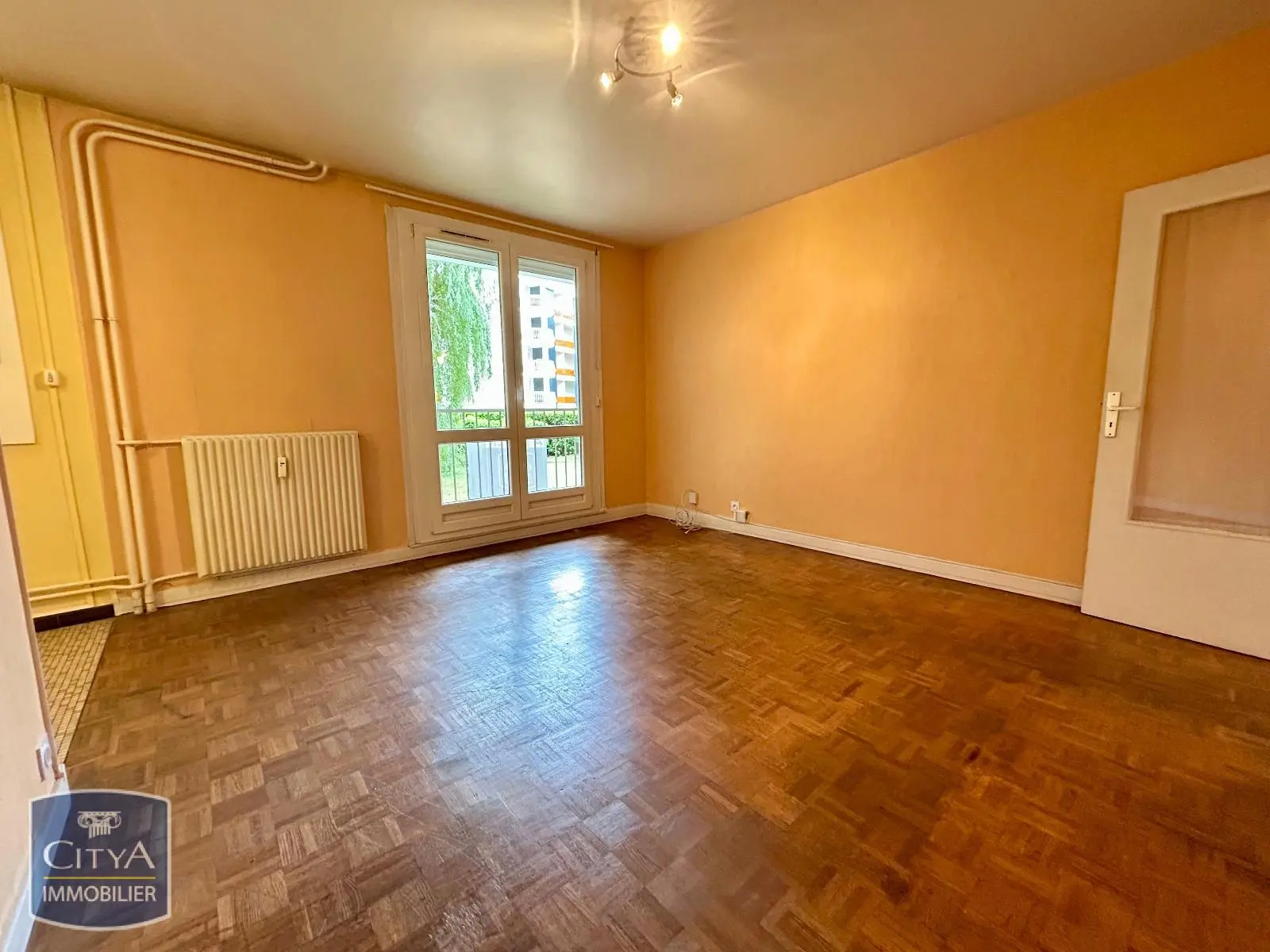 Photo 1 Appartement 1 pièce 37.69m²