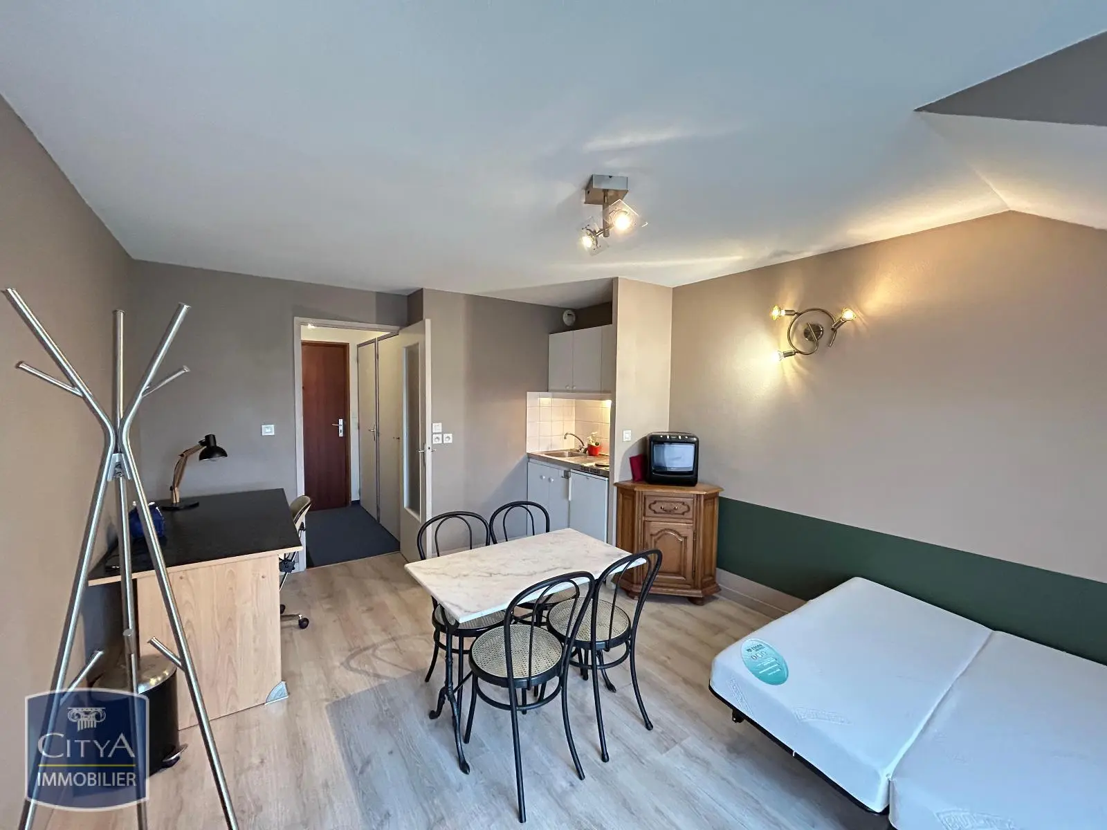 Photo 2 Appartement 1 pièce 24m²