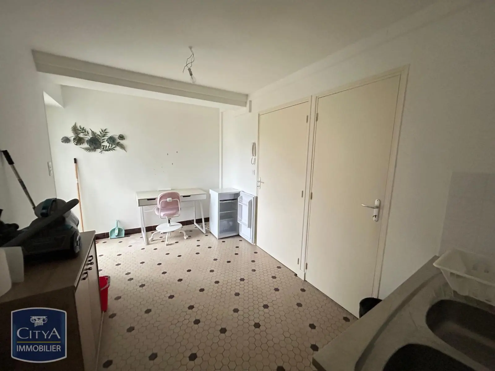 Photo 3 Local Professionnel 4 pièces 50.75m²