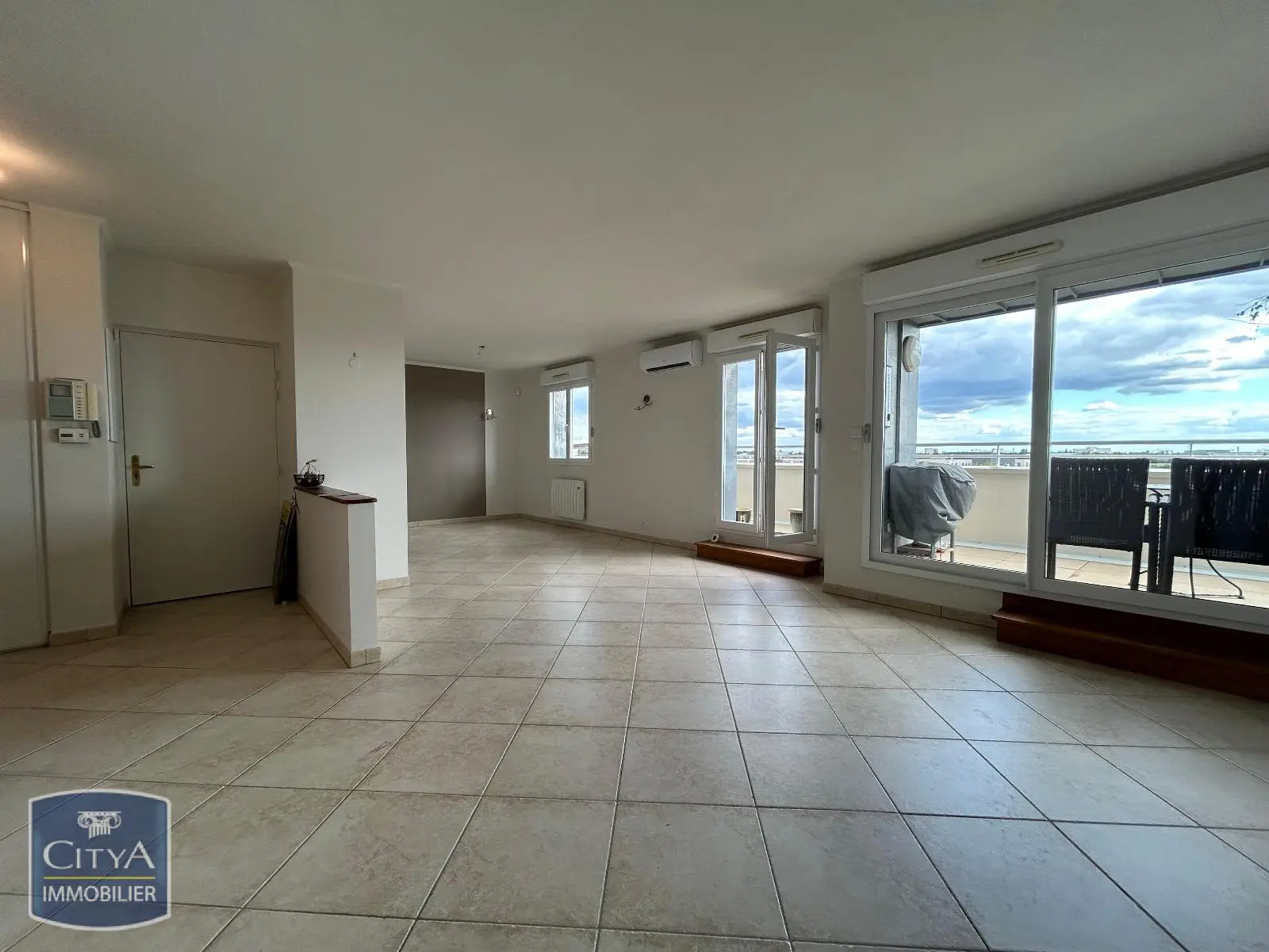 Photo 1 Appartement 4 pièces 103.93m²